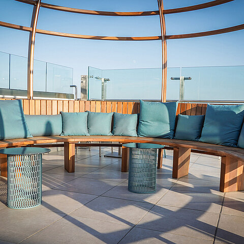Lounge by the rooftop pool | Maritim Hotel Amelia Albena Resort