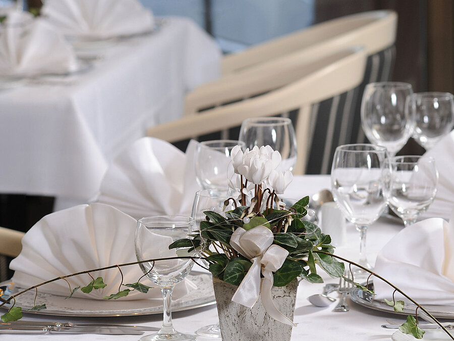 Elegantly set table for events at Maritim Hotel Bad Homburg.