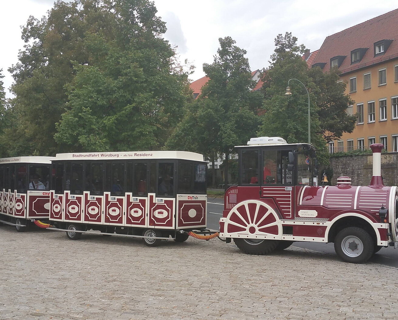 Würzburg sightseeing train Würzburg city train for sightseeing tours in historic surroundings