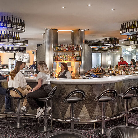 Checkpoint Restaurant & Bar | Maritim proArte Hotel Berlin