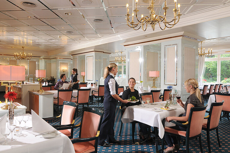 Restaurant au Maritim Hotel Bad Wildungen avec service personnalisé et ambiance élégante