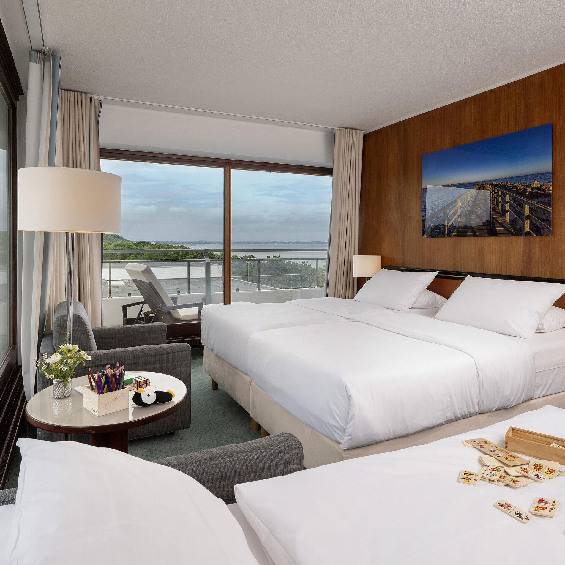 Habitación familiar Habitación familiar luminosa en Maritim Seehotel Timmendorfer Strand con balcón y vista al mar Báltico