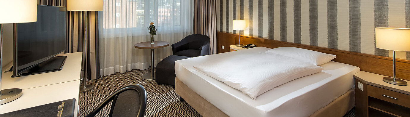 Chambre Classic Comfort Chambre individuelle moderne avec vue sur la ville à l’hôtel Maritim Stuttgart