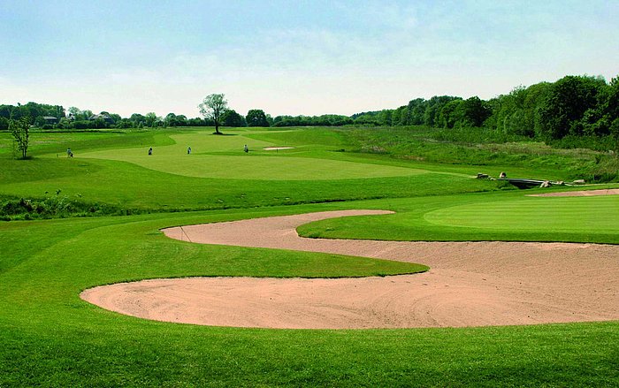 Golf course with bunker | Maritim Golfpark Ostsee
