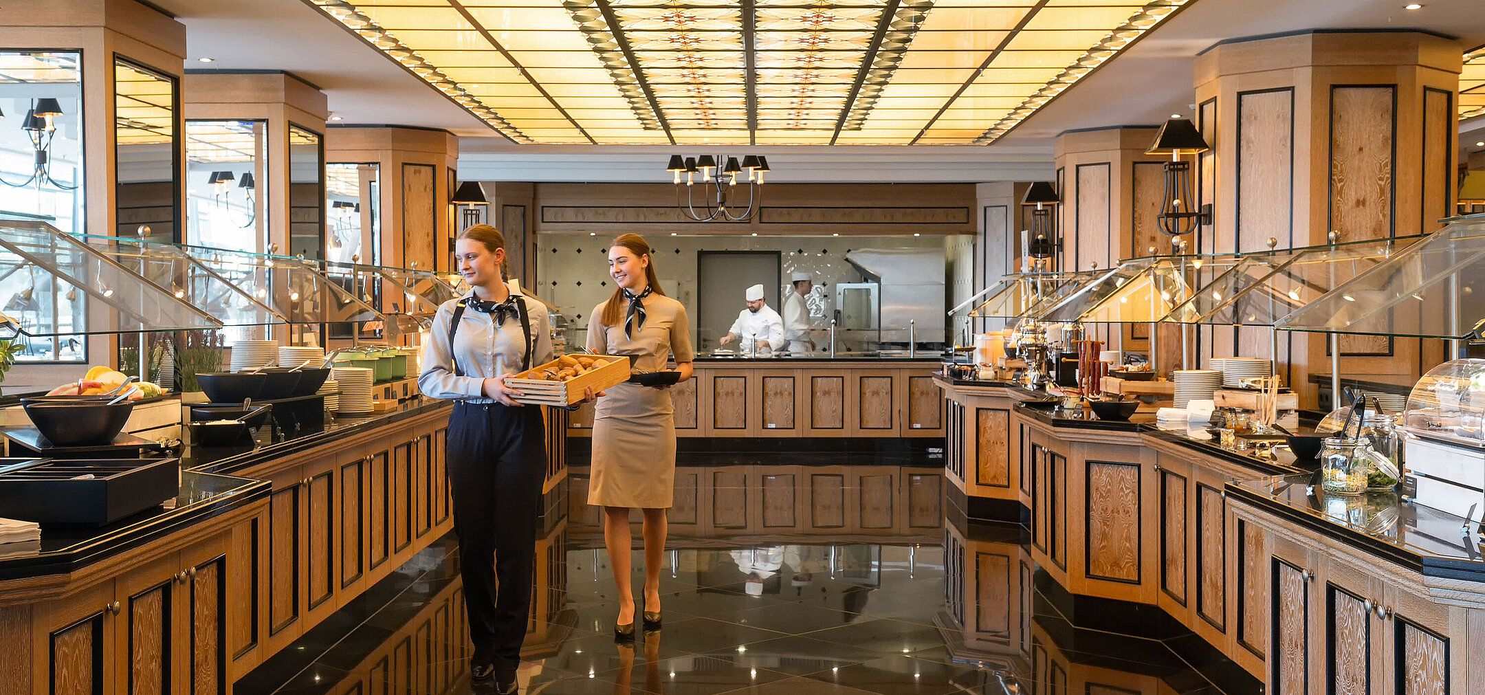 Large buffet at Restaurant Wintergarten at Maritim Hotel Dresden with a wide selection.