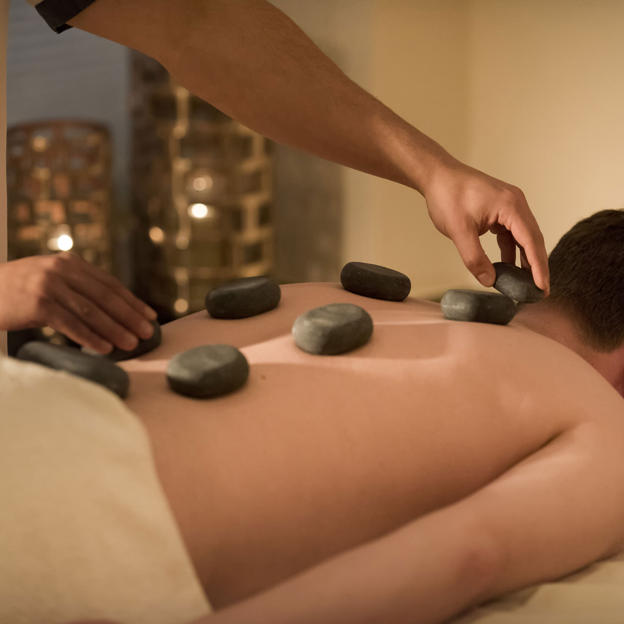 Hot stone massage | Maritim Seehotel Timmendorfer Strand