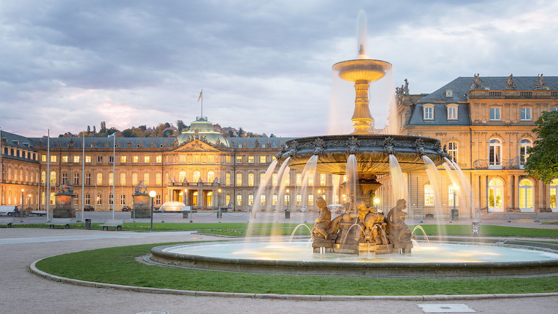 Schlossplatz in Stuttgart with the Jubilee Column, fountain and New Palace in the background.