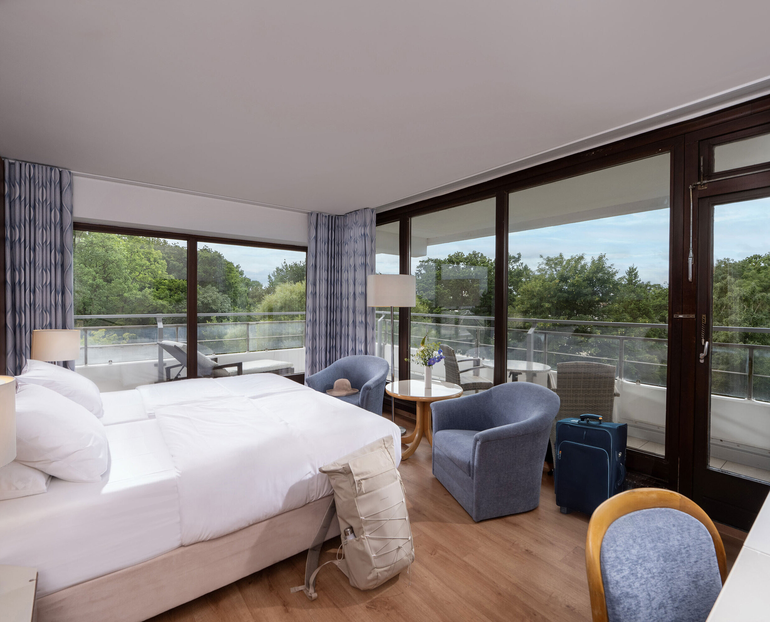 Habitación SuperiorPlus Habitación doble moderna en Maritim Seehotel Timmendorfer Strand con balcón y vista al jardín