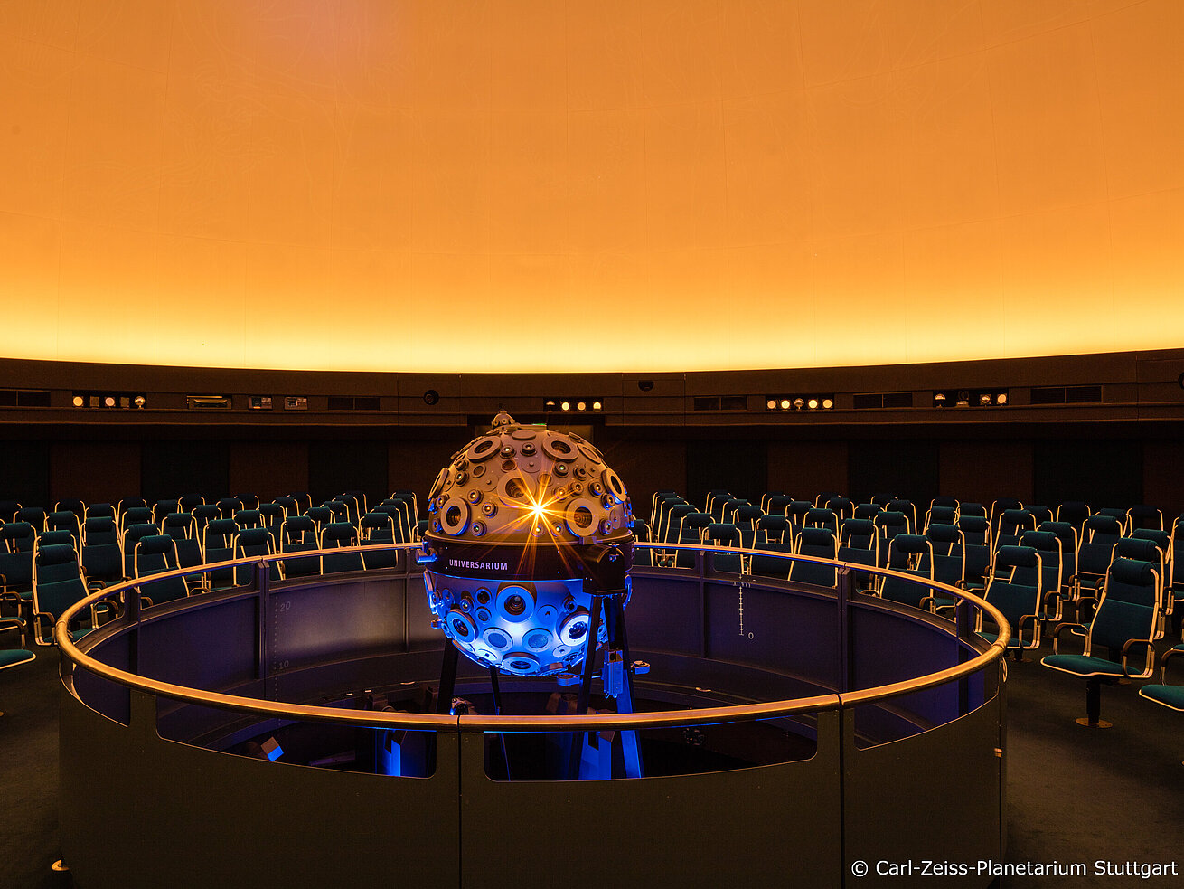 Kuppelsaal mit Universarium Kuppelsaal mit Universarium
