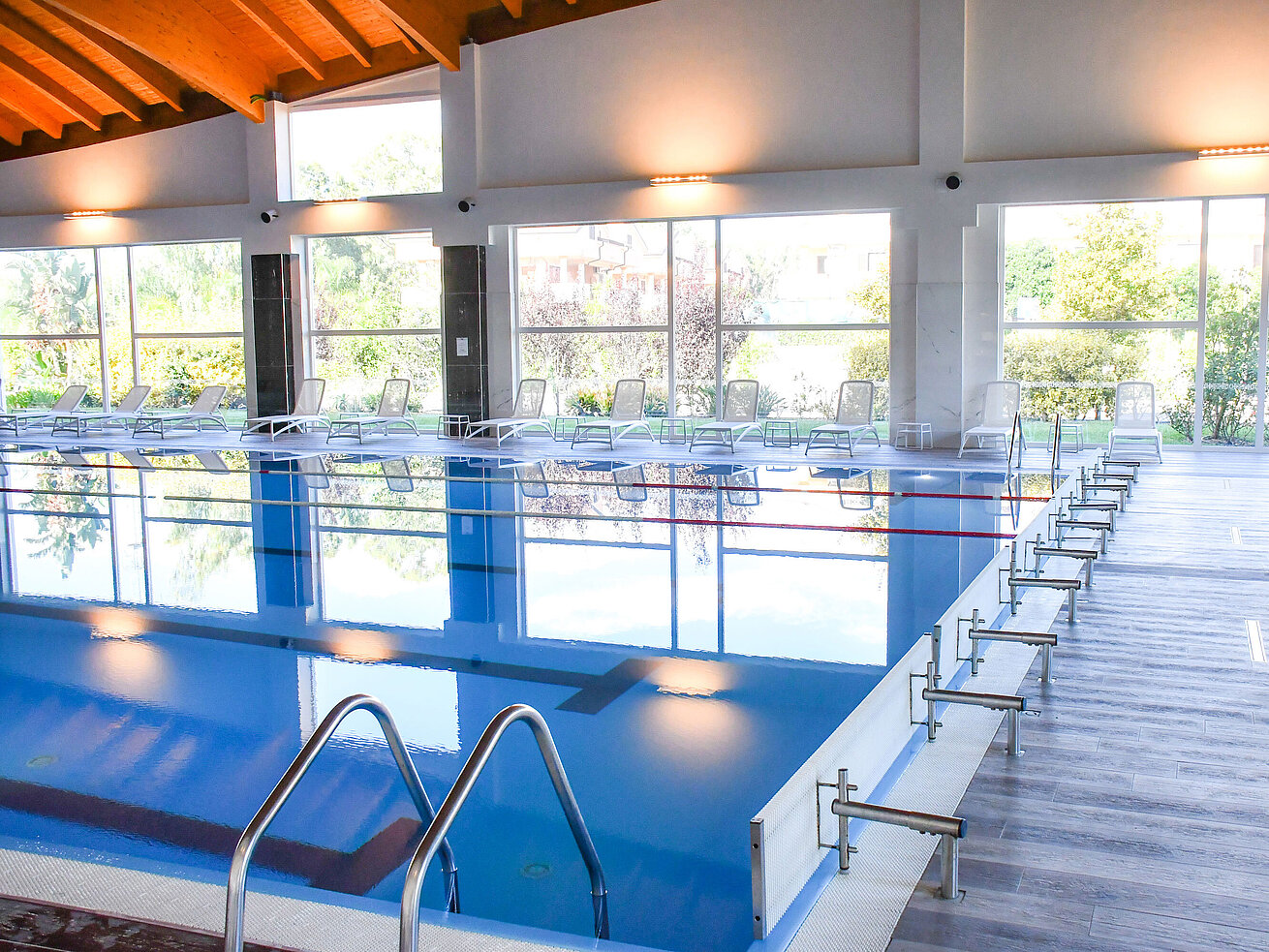 Piscina interna Piscina interna | Maritim Resort Calabria