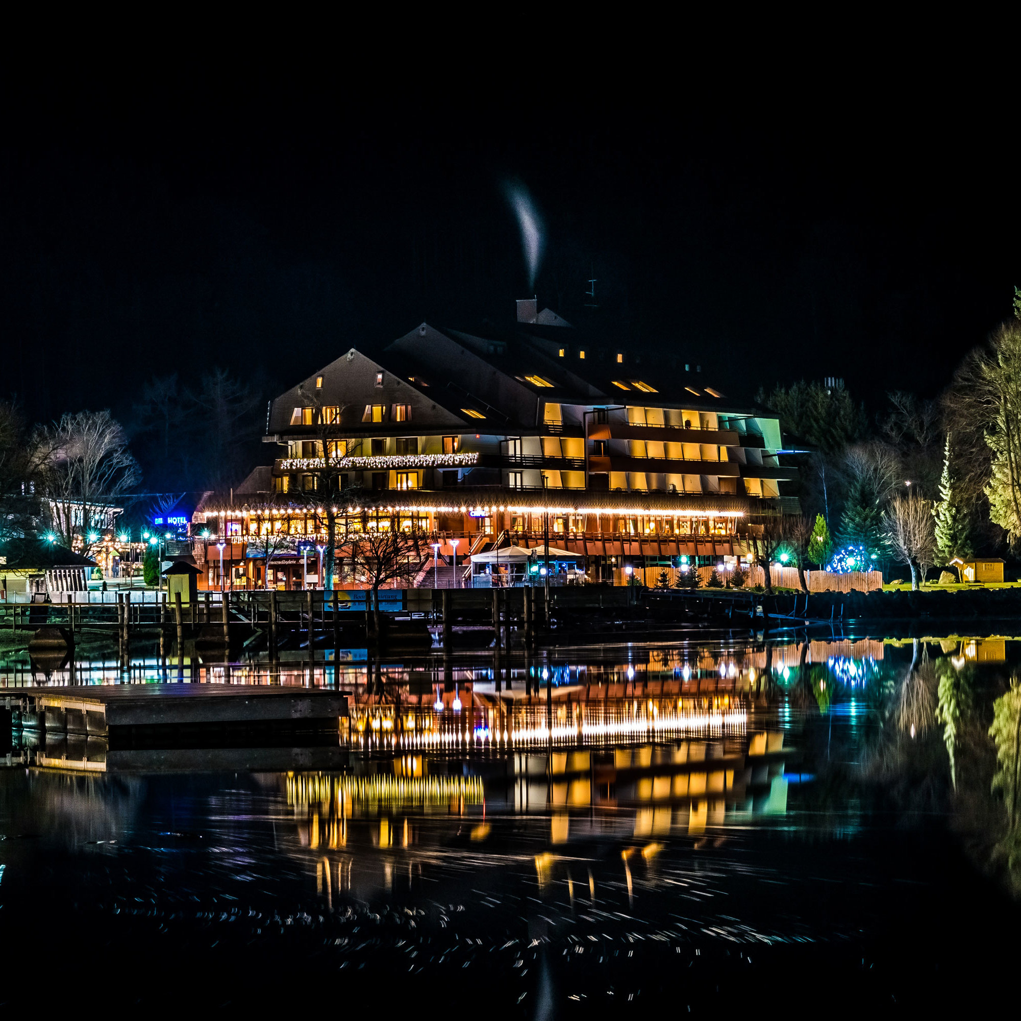 Exterior view at night | Maritim TitiseeHotel