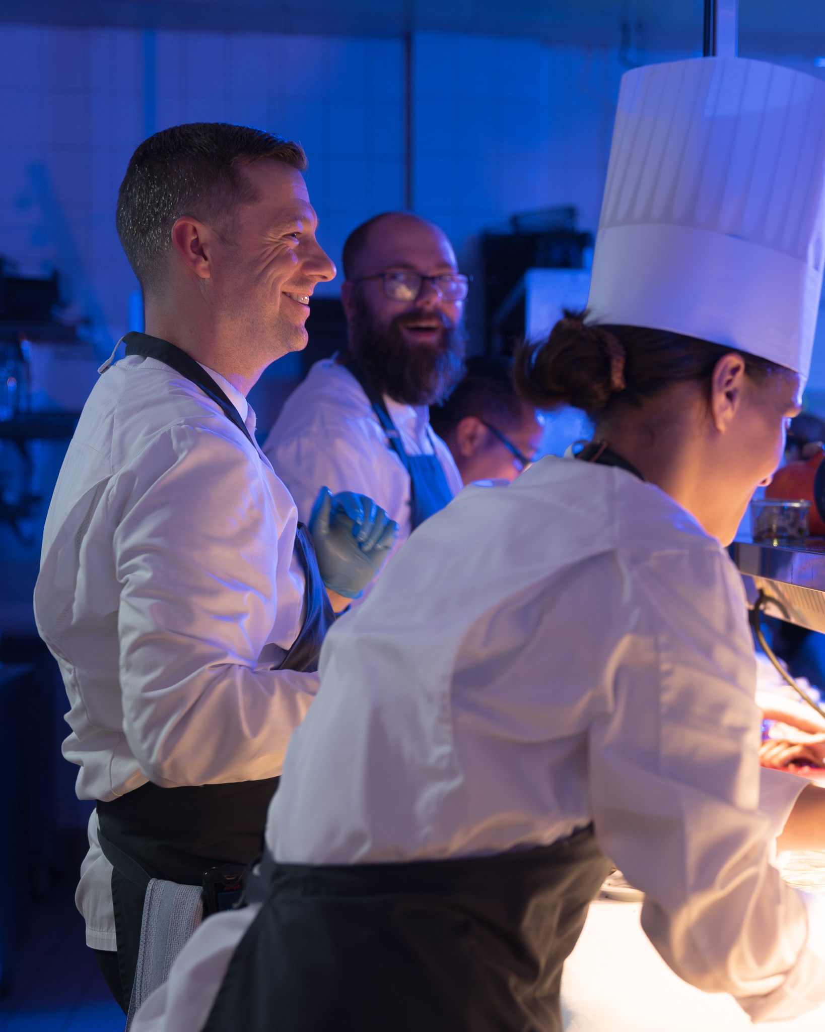 Kitchen party at Maritim Hotel Berlin Guests and kitchen team enjoying a kitchen party at Maritim Hotel Berlin with live cooking and culinary specialities.
