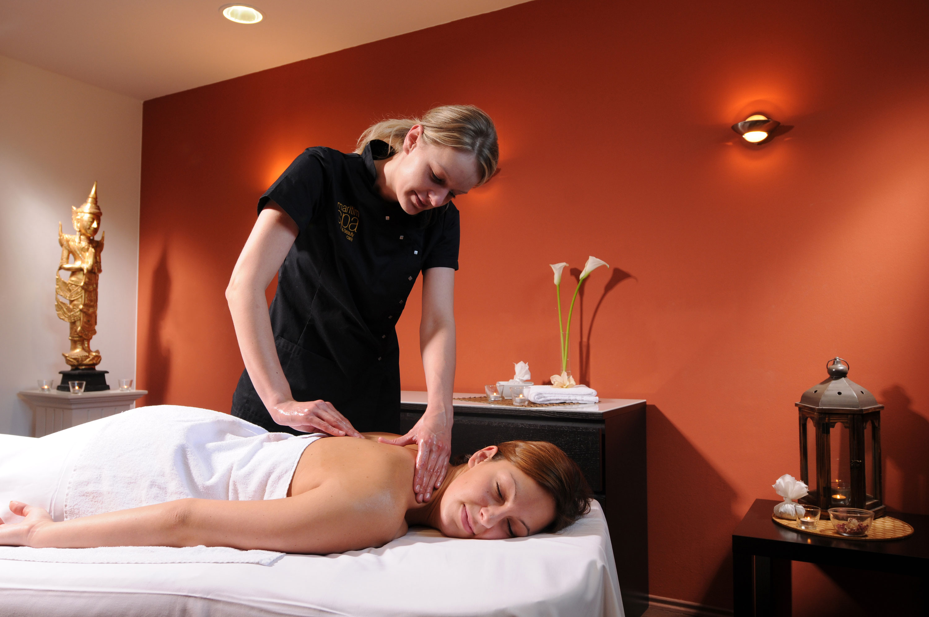Wellness massage at Maritim Hotel Bad Wildungen for deep relaxation in a soothing spa atmosphere